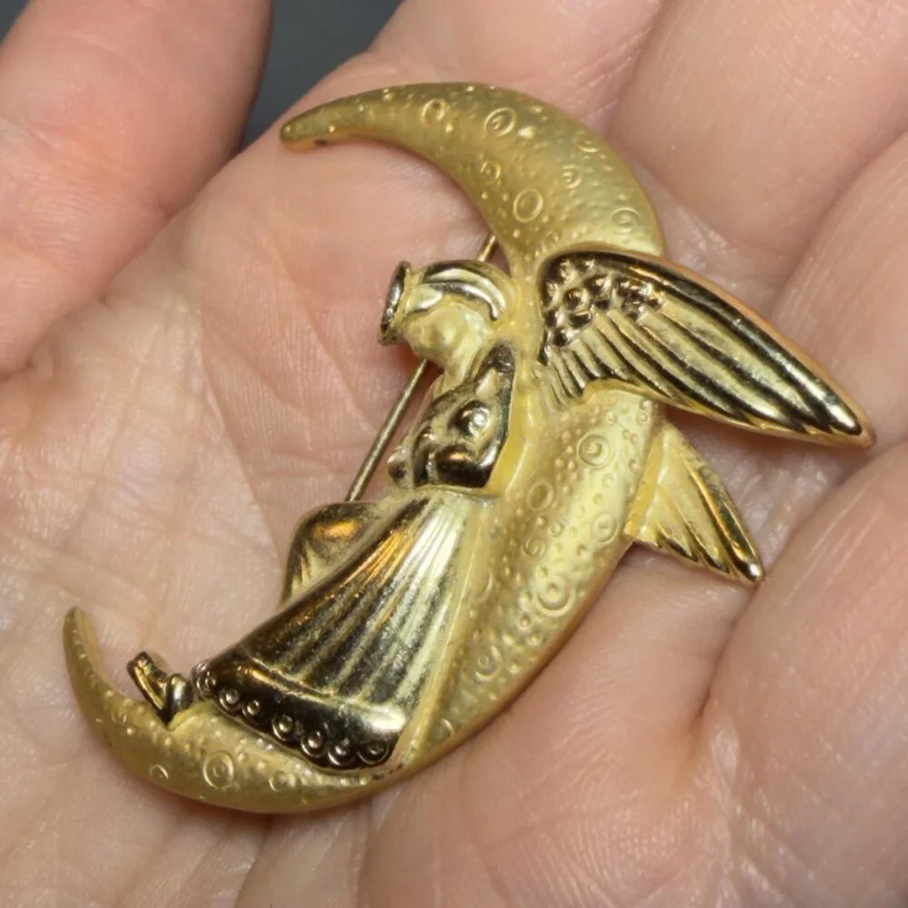 Danecraft Angel Moon Brooch Madonna Child Crescent Vintage Gold Tone 2”